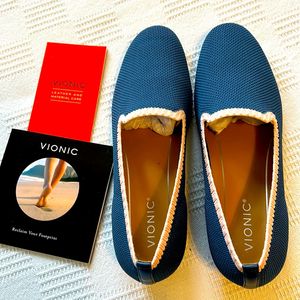 Vionic Willa knit slip on flats size 9.5